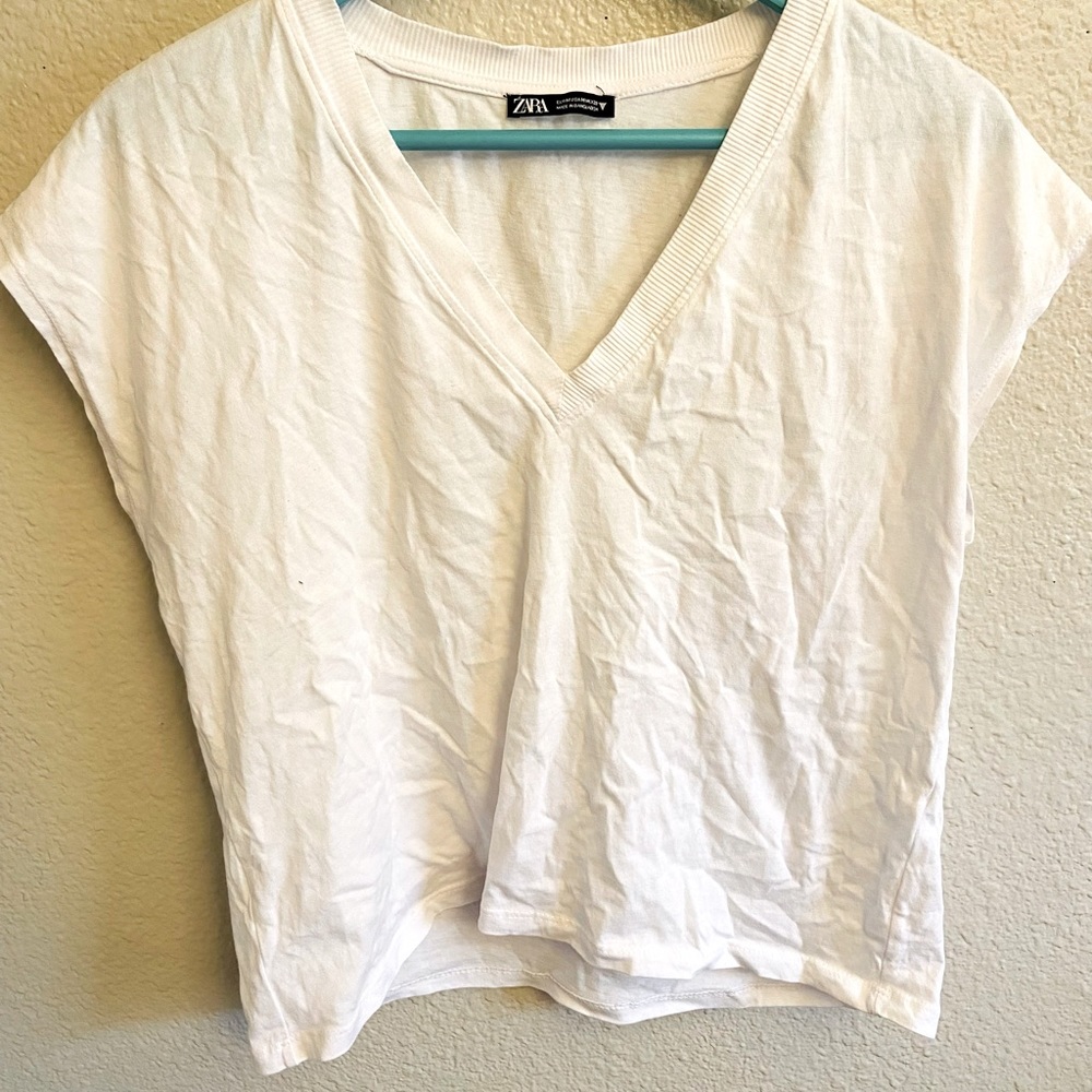 ZARA Basic V-Neck Cropped Tee Size M